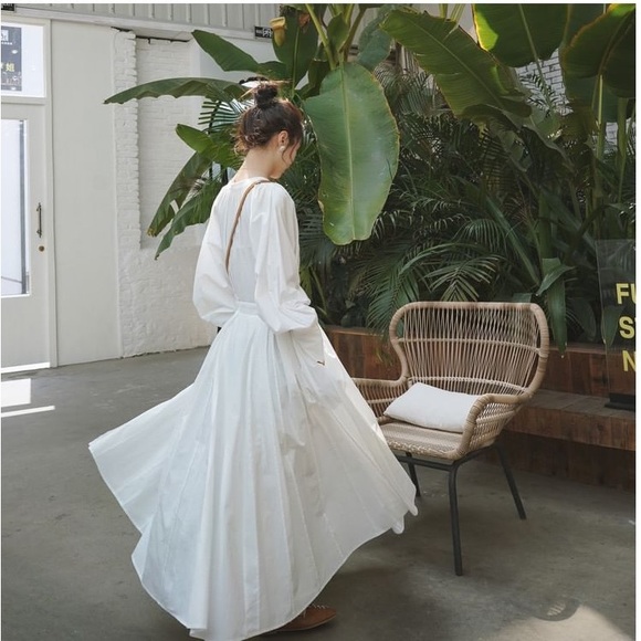 BRAND NEW Ango - Long-Sleeve White V-Neck Plain Maxi Shirt Dress - Picture 2 of 5